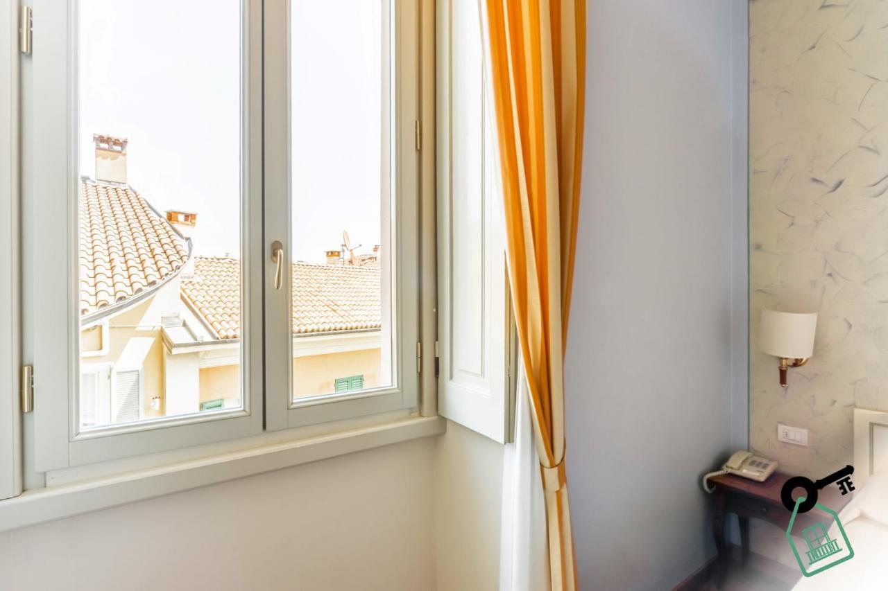 Hotel Rooms Lago Maggiore Verbania Exterior foto